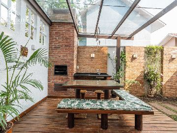 ESPA�O GOURMET COM CHURRASQUEIRA