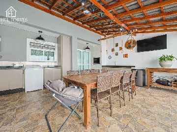 ESPA�O GOURMET COM CHURRASQUEIRA