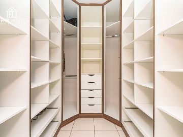 CLOSET SU�TE