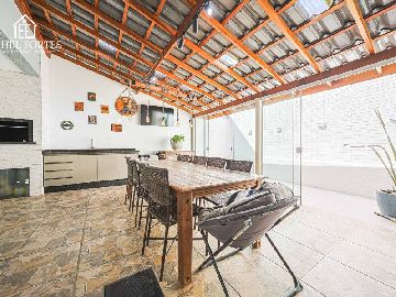 ESPA�O GOURMET COM CHURRASQUEIRA
