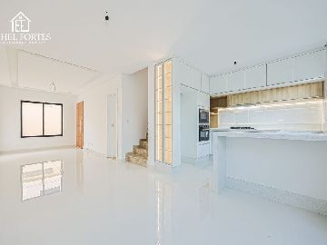 SALAS DE ESTAR E JANTAR INTEGRADAS COM COZINHA