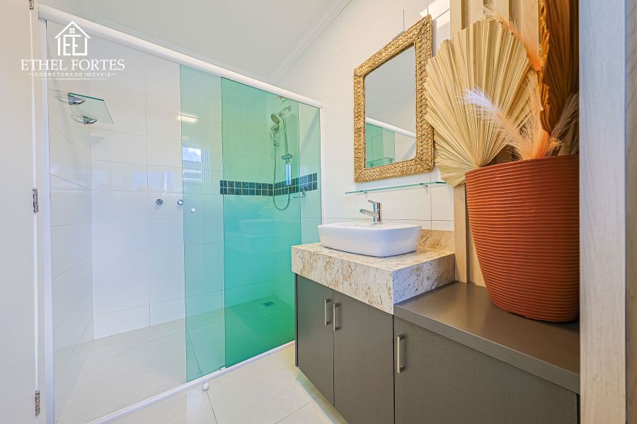 BANHEIRO SU�TE COM BOX E ARM�RIO