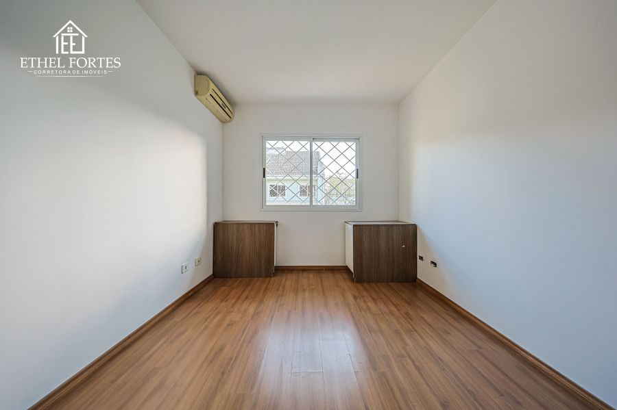 QUARTO 2 COM MÓVEIS E AR CONDICIONADO