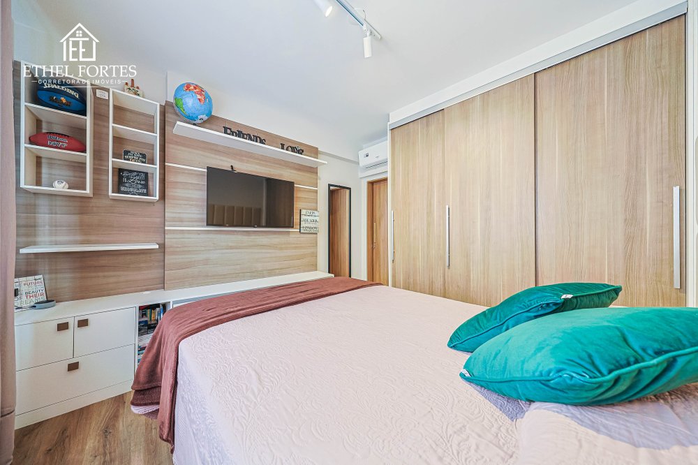 QUARTO 02 COM ARM�RIOS