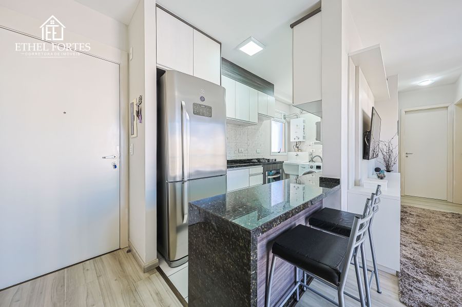 COZINHA COM MÓVEIS PLANEJADOS, COOKTOP E FORNO INCLUSOS