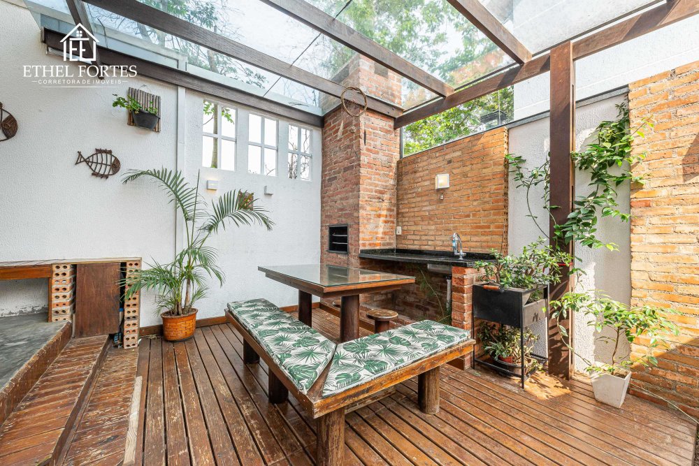 ESPA�O GOURMET COM CHURRASQUEIRA