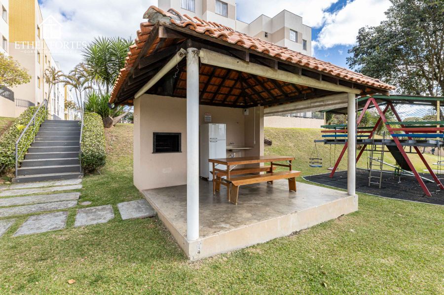 QUIOSQUES COM CHURRASQUEIRAS