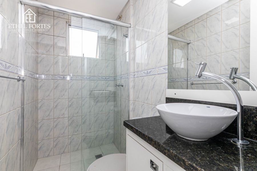 BANHEIRO SU�TE COM ARM�RIO E BOX