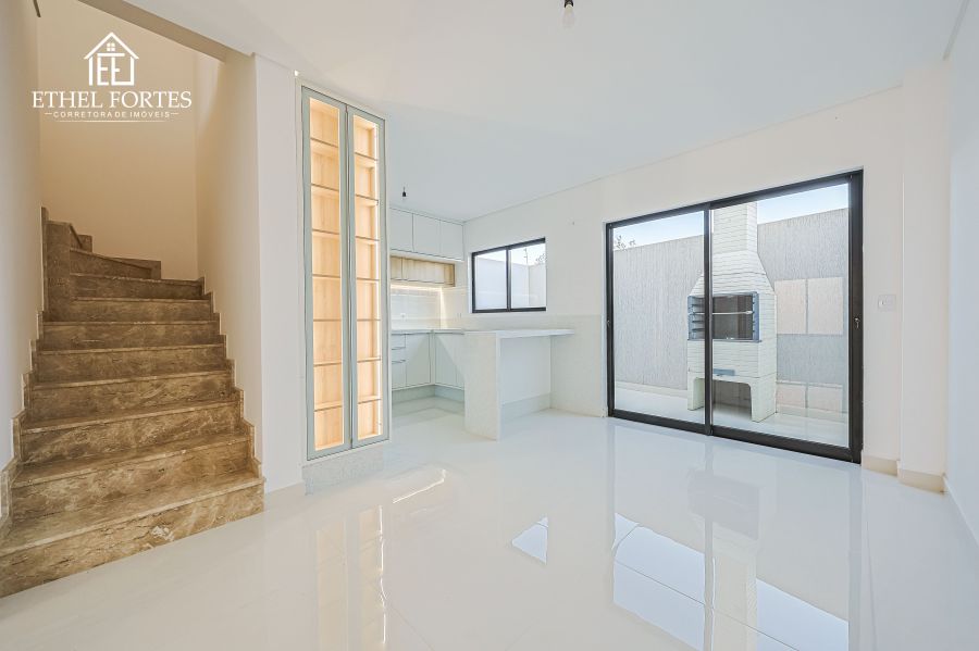 ESCADA EM TRAVERTINO