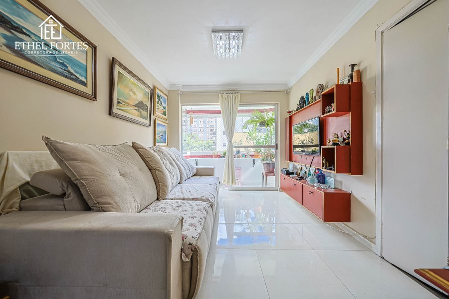 SALA DE ESTAR COM SACADA