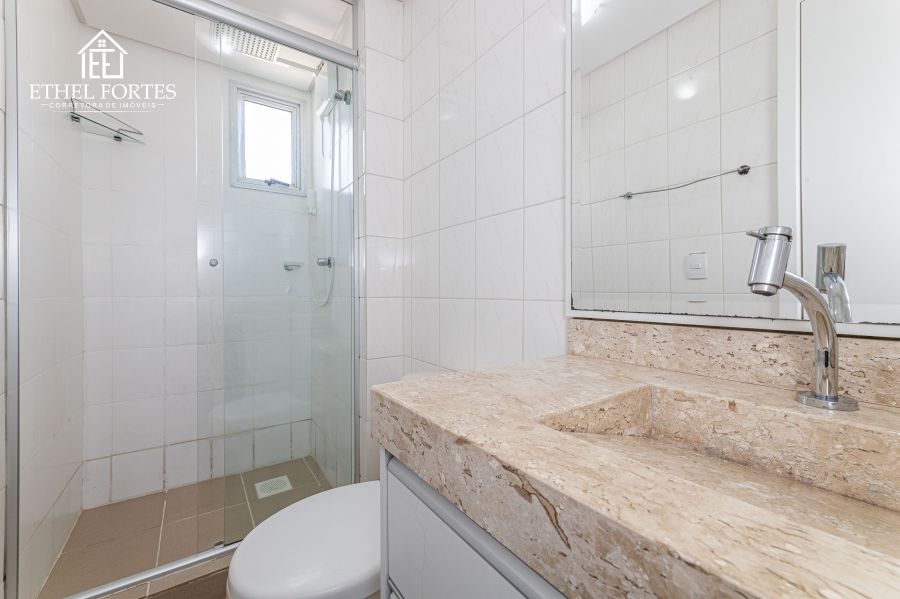 BANHEIRO DA SU�TE COM BOX, ARM�RIO PLANEJADO E PIA DE GRANITO