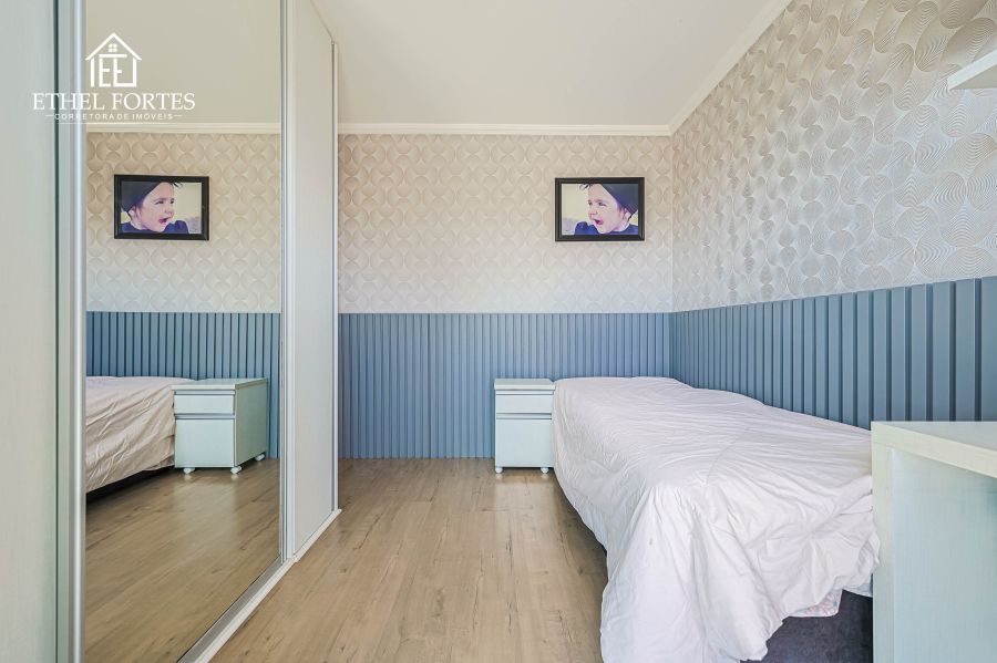 QUARTO 3 COM ARM�RIO PLANEJADO E SACADA