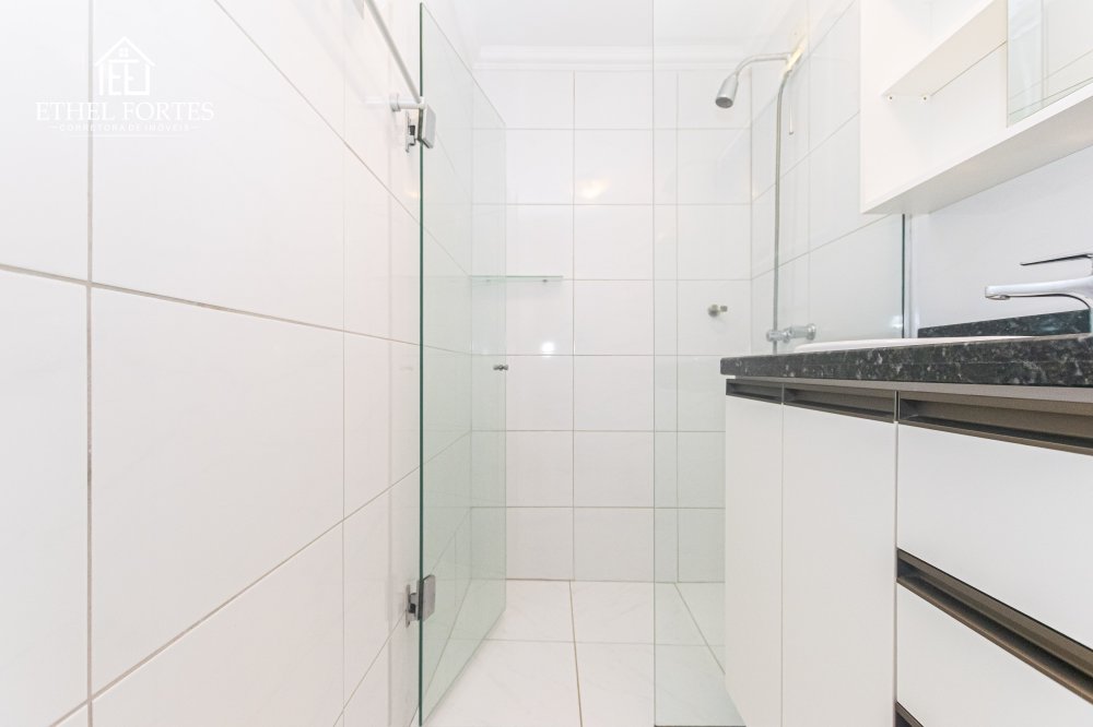 BANHEIRO SU�TE COM ARM�RIO