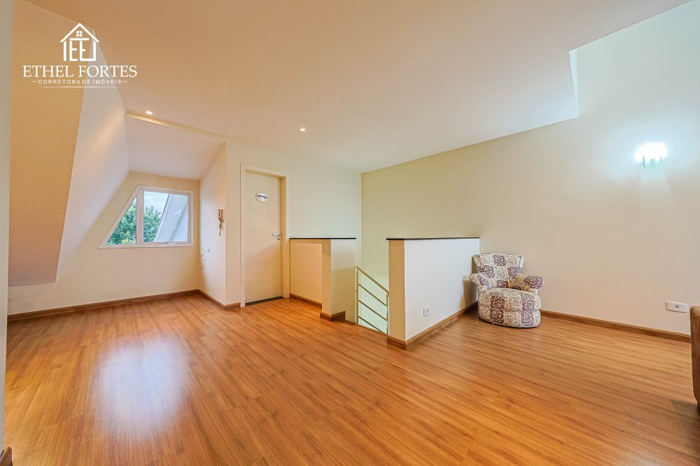 �TICO AMPLO COM LAREIRA E BANHEIRO