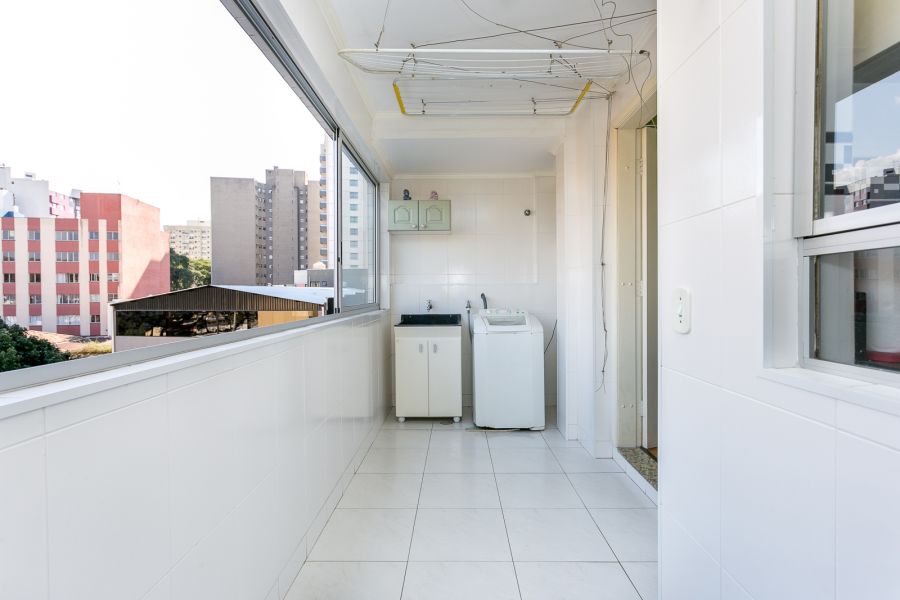 LAVANDERIA INDEPENDENTE E ESPA�OSA