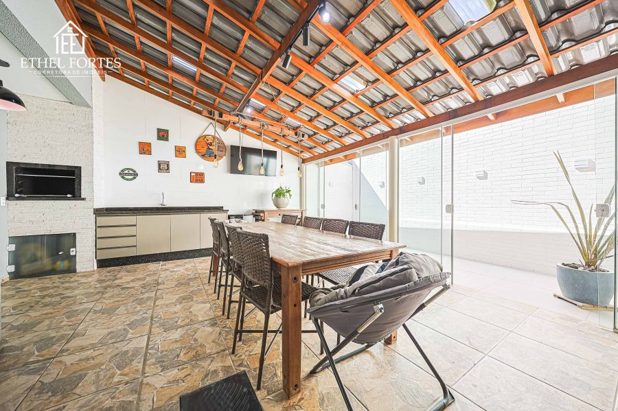 ESPA�O GOURMET COM CHURRASQUEIRA