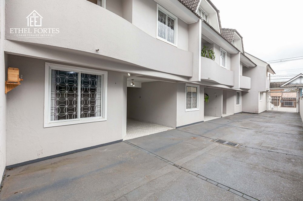 CONDOM�NIO COM 3 IM�VEIS INTERNOS