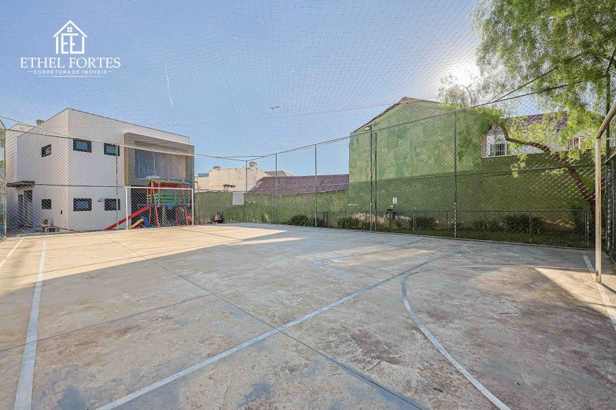 QUADRA POLIESPORTIVA E PLAYGROUND