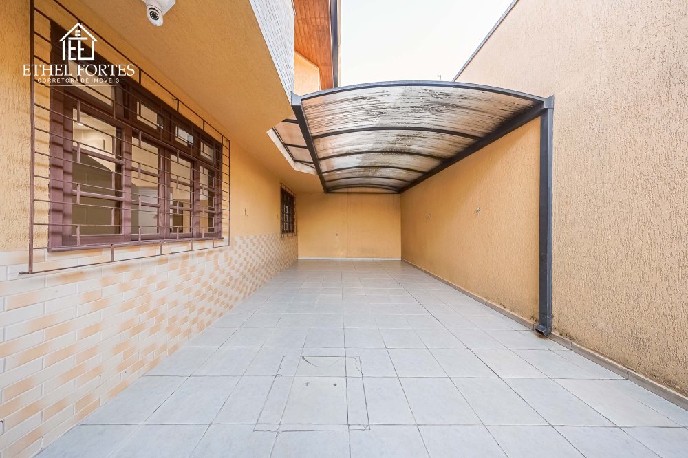 1 VAGA COBERTA E 1 DESCOBERTA