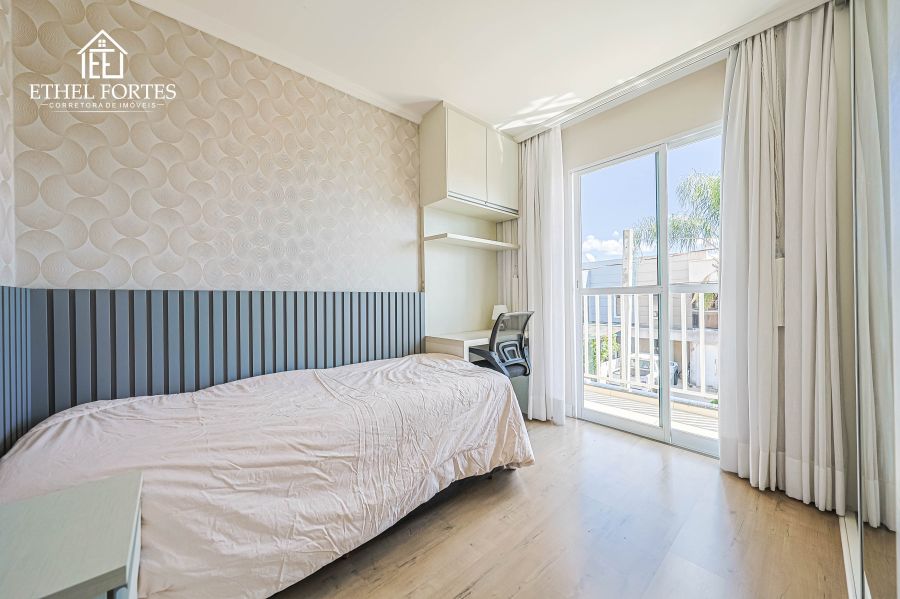 QUARTO 3 COM ARM�RIO PLANEJADO E SACADA