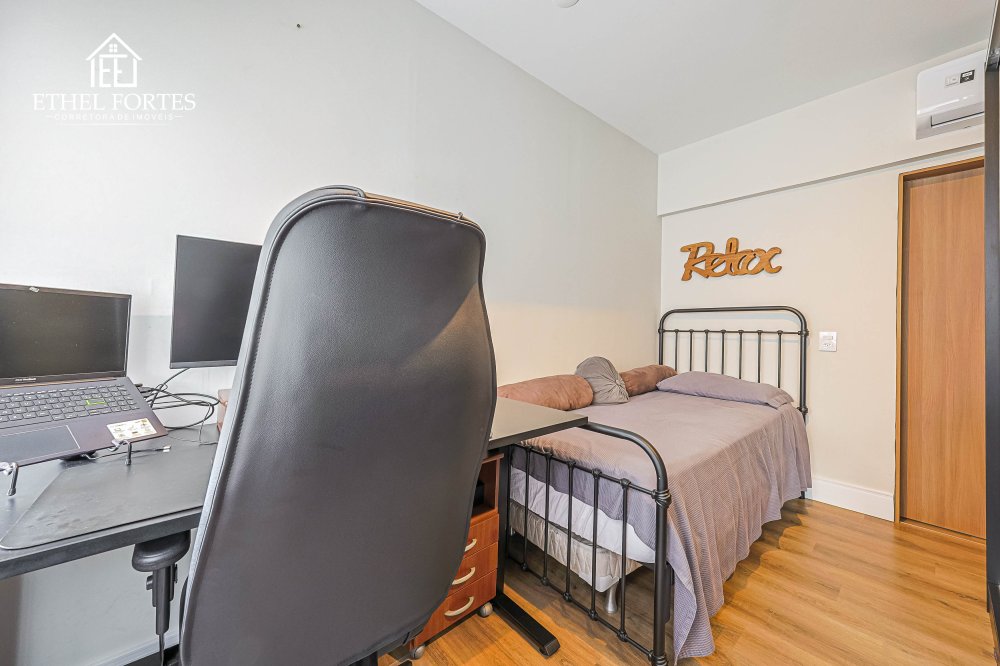 QUARTO 03 COM ARM�RIOS