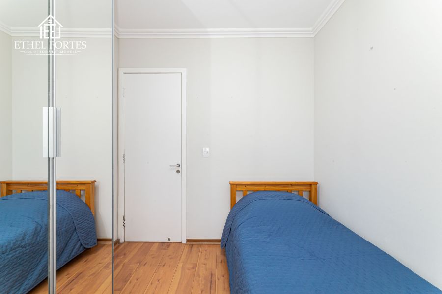 QUARTO 2 COM ARM�RIO