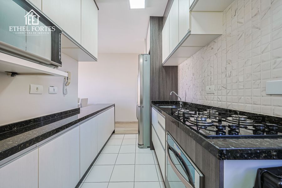 COZINHA COM MÓVEIS PLANEJADOS, COOKTOP E FORNO INCLUSOS