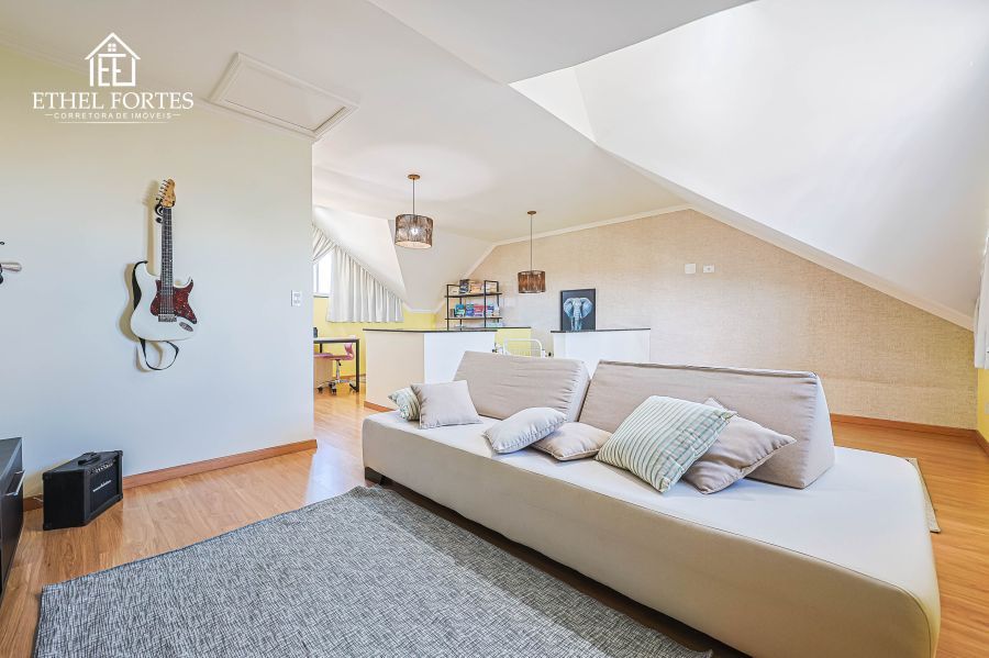 �TICO AMPLO E VERS�TIL COM BANHEIRO