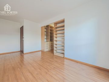 SU�TE COM CLOSET E SACADA