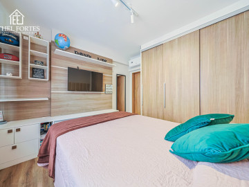 QUARTO 02 COM ARMRIOS