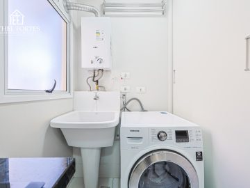 LAVANDERIA COM MVEIS E AQUECEDOR DE PASSAGEM