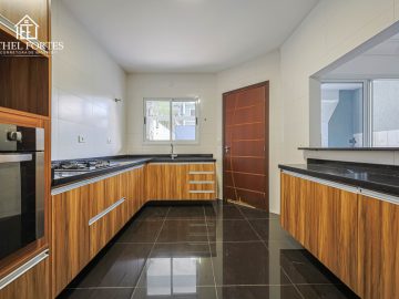 COZINHA COM M�VEIS PLANEJADOS, COOKTOP E FORNO EL�TRICO INCLUSOS